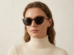 BS0824-0238_Brown_Butterfly_TR90_sunglasses-tryon_female