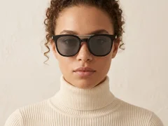 BS0824-0240_Black_Rectangular_TR90_sunglasses-tryon_female