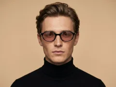 BS0824-0247_Black_Oval_TR90_sunglasses-tryon_male