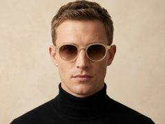 BS0824-0250_Cream_Oval_TR90_sunglasses-tryon_male
