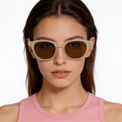 bs0824-0256_cream_rectangular_tr90_sunglasses_model