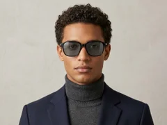 BS0824-0257_Black_Rectangular_TR90_sunglasses-tryon_male