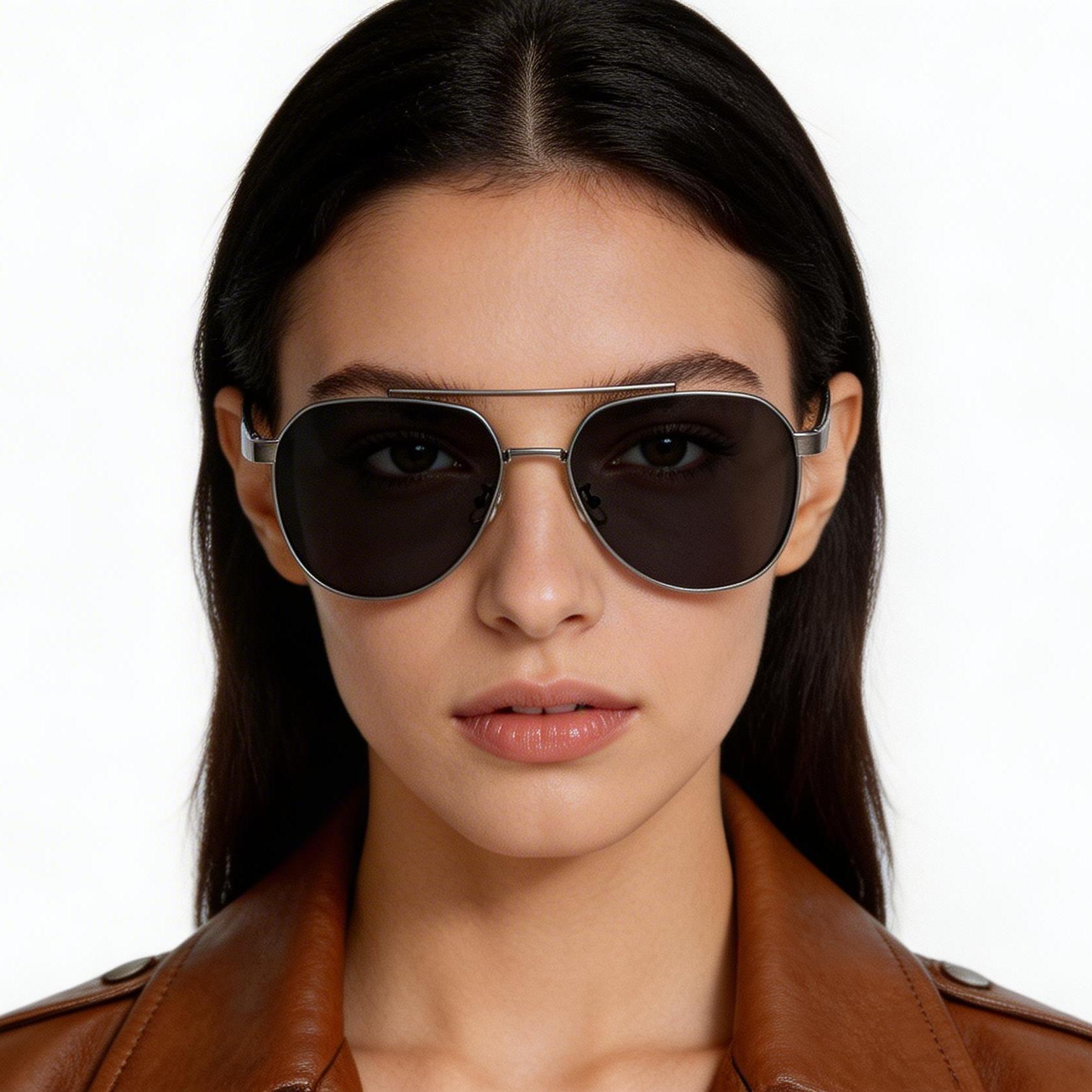 bs0824-0262_grey_aviator_metal_sunglasses_model