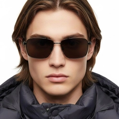 bs0824-0271_grey_rectangular_metal_sunglasses_model