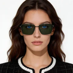 bs0824-0281_grey_rectangular_metal_sunglasses_model