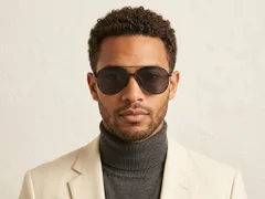 BS0824-0283_Black_Aviator_Metal_sunglasses-tryon_male