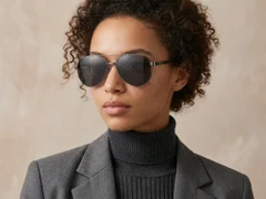BS0824-0285_Black_Aviator_Metal_sunglasses-tryon_female