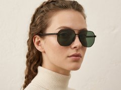 BS0824-0289_Black_Aviator_Metal_sunglasses-tryon_female