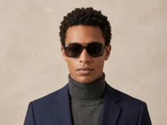BS0824-0293_Black_Aviator_Metal_sunglasses-tryon_male