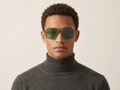 BS0824-0296_Grey_Aviator_Metal_sunglasses-tryon_male
