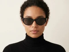 BS0824-0302_Black_Butterfly_TR90_sunglasses-tryon_female