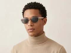 BS0824-0304_Brown_Butterfly_TR90_sunglasses-tryon_male