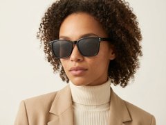 BS0824-0317_Black_Rectangular_TR90_sunglasses-tryon_female
