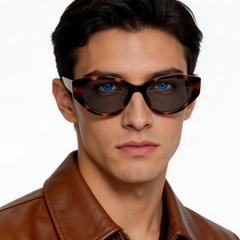 bs0824-0325_tortoiseshell_butterfly_tr90_sunglasses_model