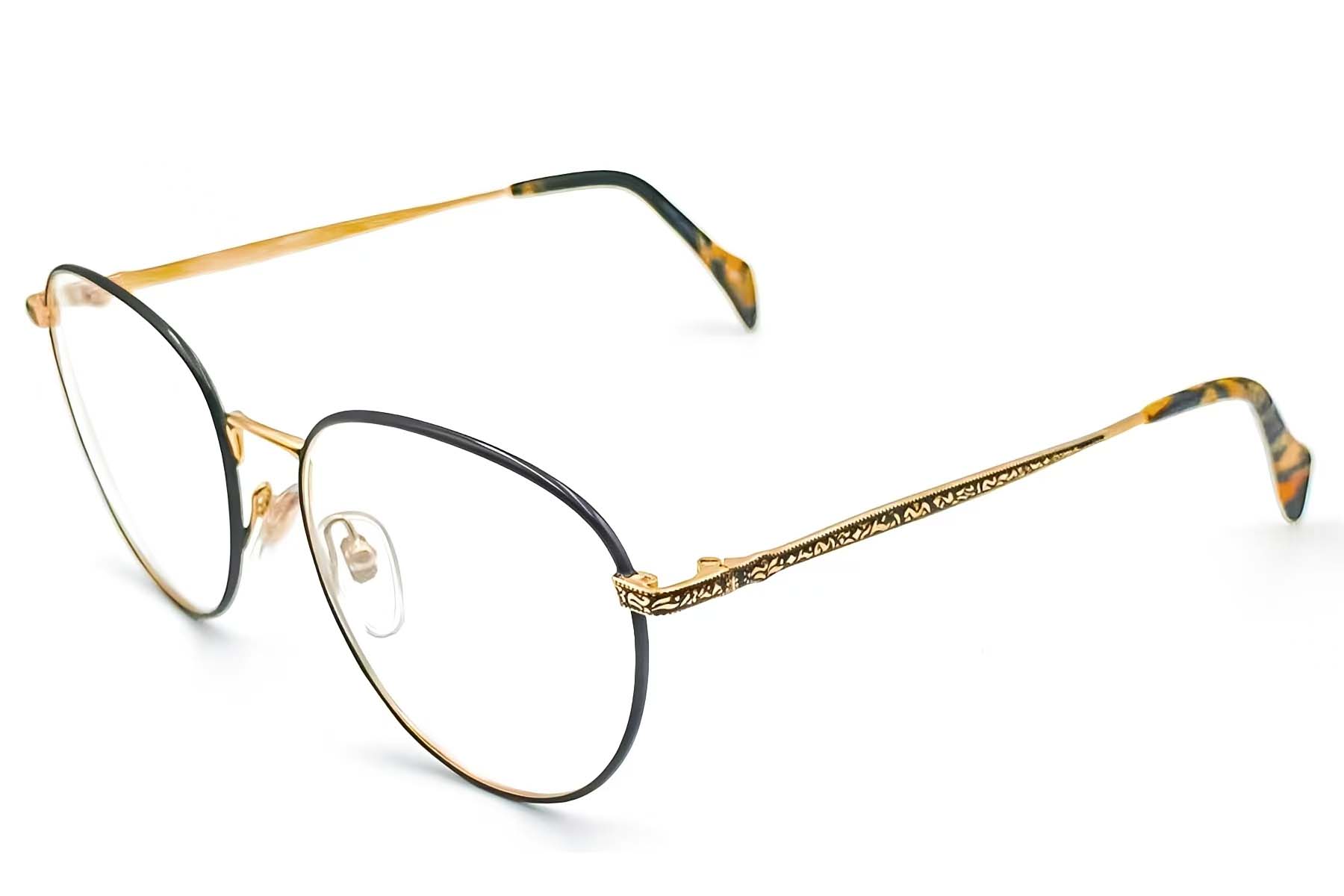 BS1620-0044_Black_Oval_Metal_Glasses_corner