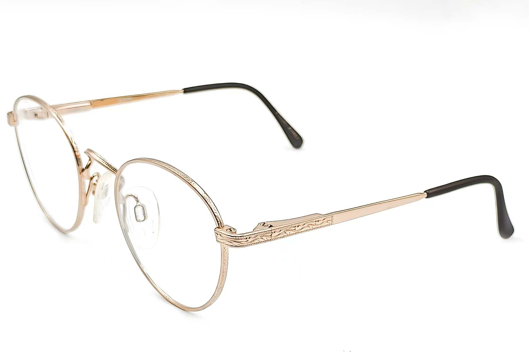 BS1620-0069_Golden_Oval_Metal_Glasses_corner