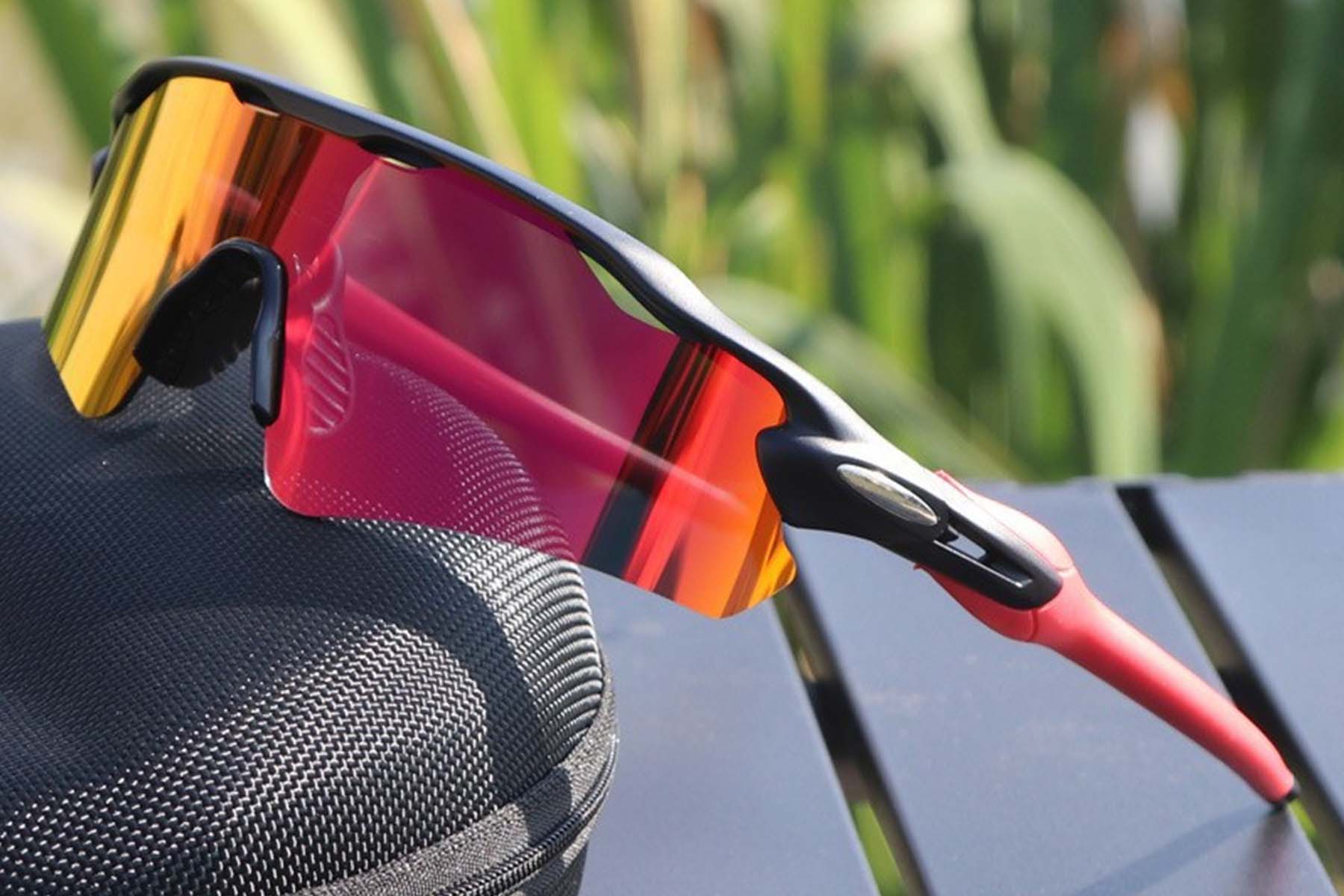 BS1725-0001_Black_Rectangular_TR90_sunglasses_corner