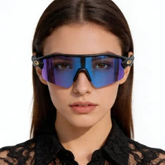 bs1725-0002_black_rectangular_tr90_sunglasses_model