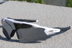 BS1725-0007_White_Rectangular_TR90_sunglasses_corner