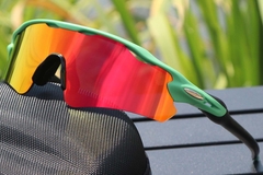 BS1725-0014_Green_Rectangular_TR90_sunglasses_corner