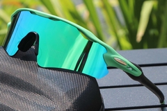 BS1725-0015_Green_Rectangular_TR90_sunglasses_corner