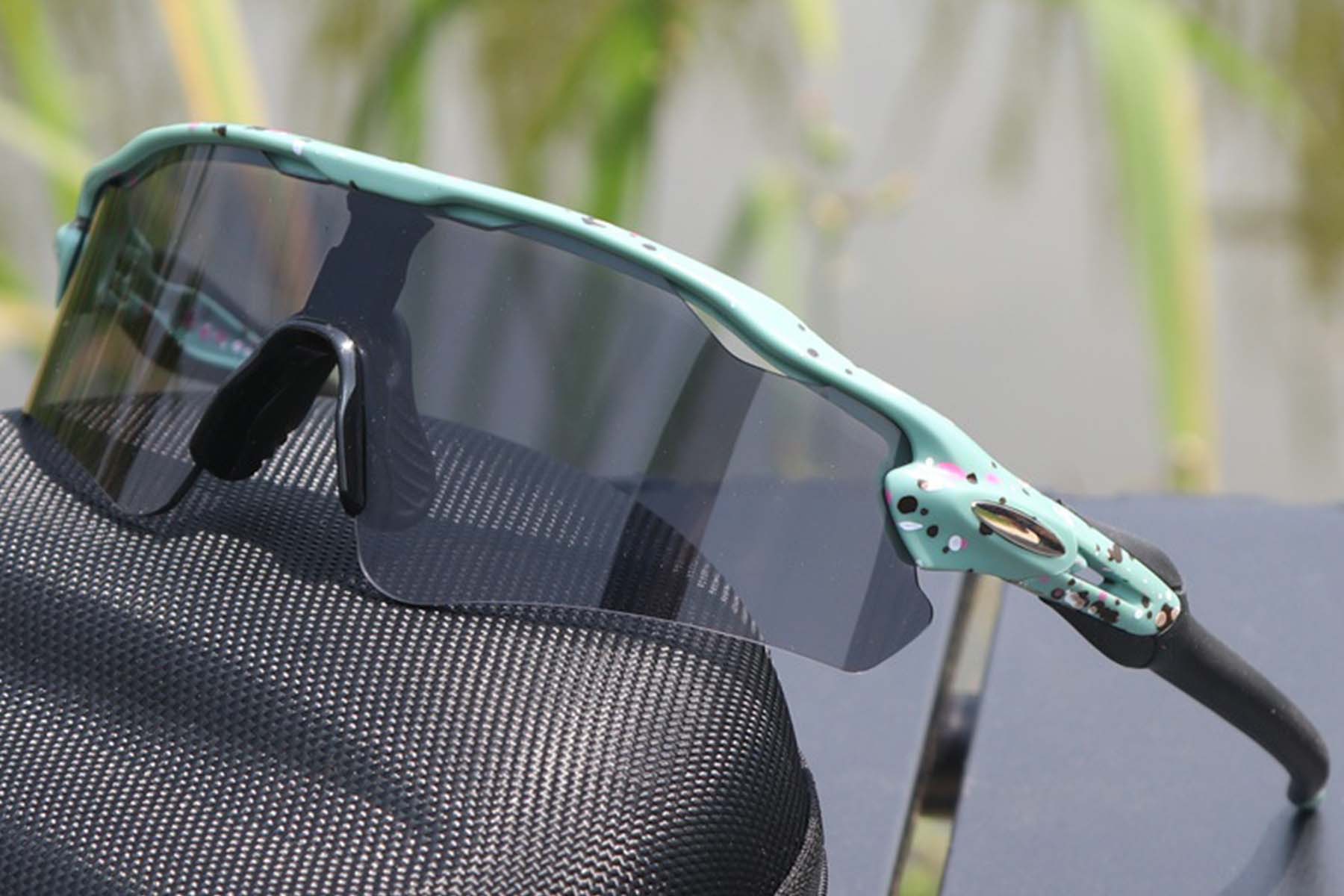BS1725-0043_Green_Rectangular_TR90_sunglasses_corner