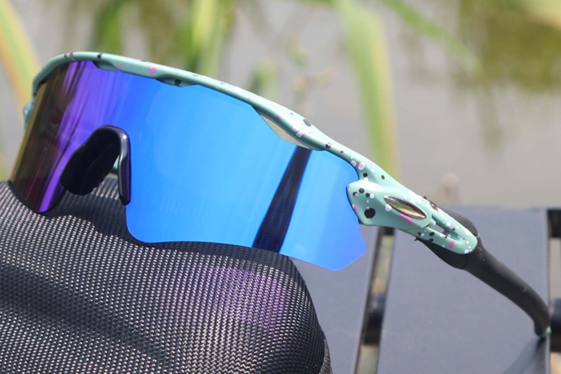 BS1725-0044_Green_Rectangular_TR90_sunglasses_corner