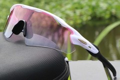 BS1725-0050_White_Rectangular_TR90_sunglasses_corner