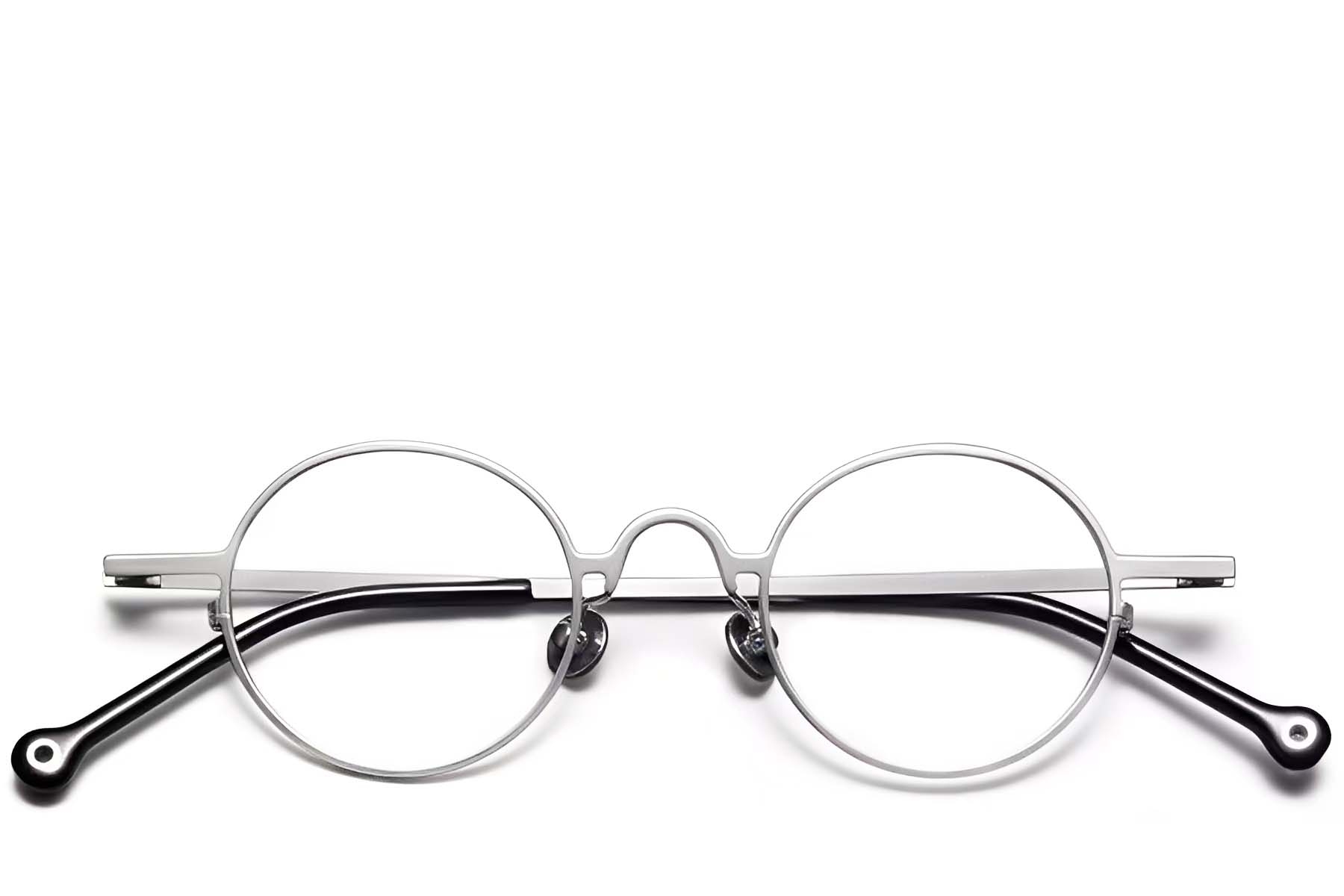 BS1913-0202_Silver_Oval_Titanium_Glasses_front