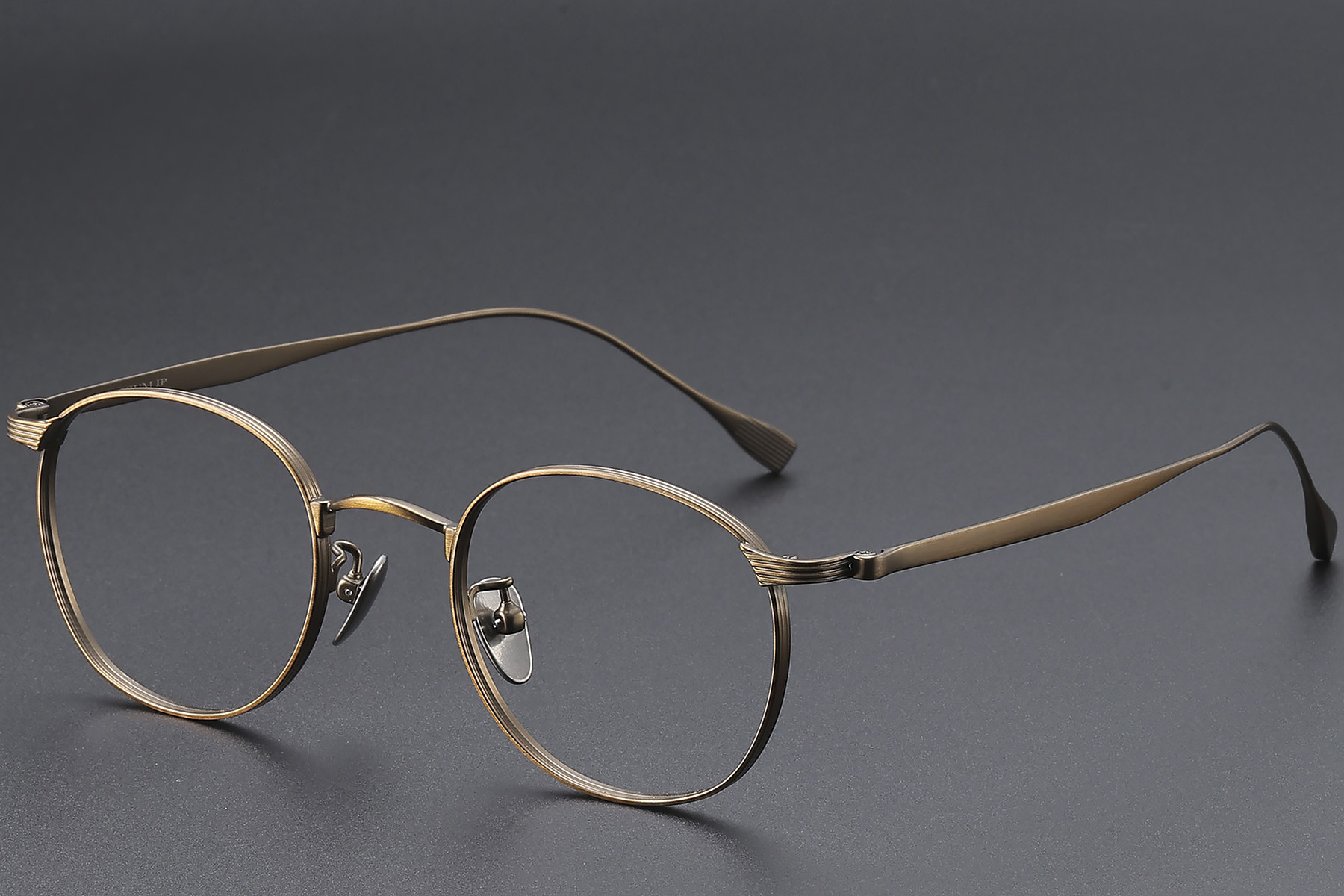 BS1913-0349_Brown_Oval_Titanium_Glasses_corner