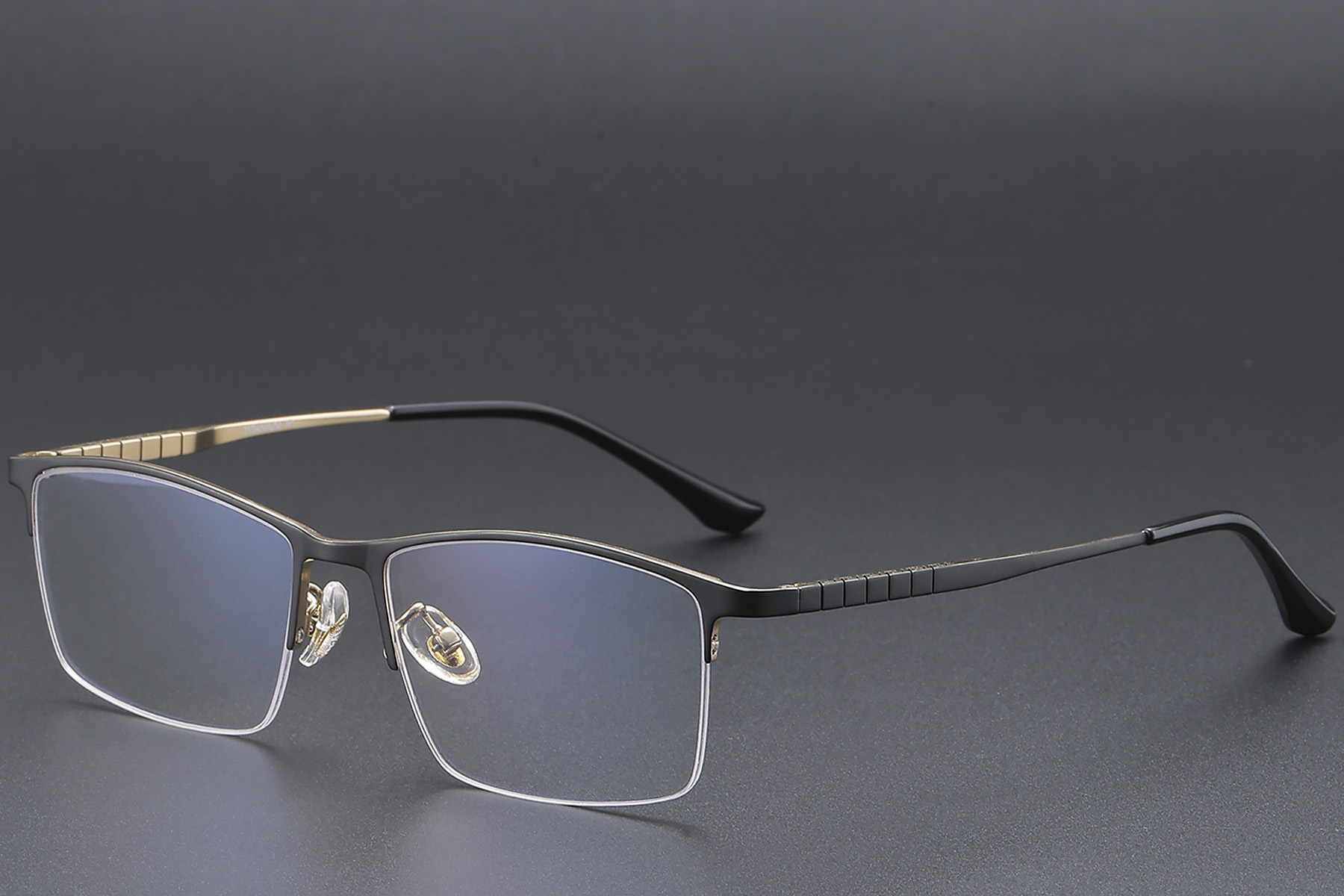BS1913-0391_Black_Semi-rimless_Titanium_Glasses_corner