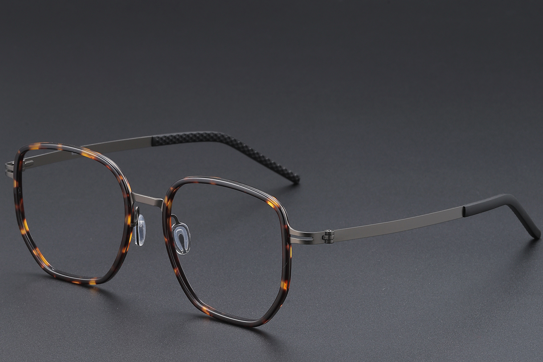 BS1913-0398_Tortoiseshell_Geometric_Titanium_Glasses_corner.png