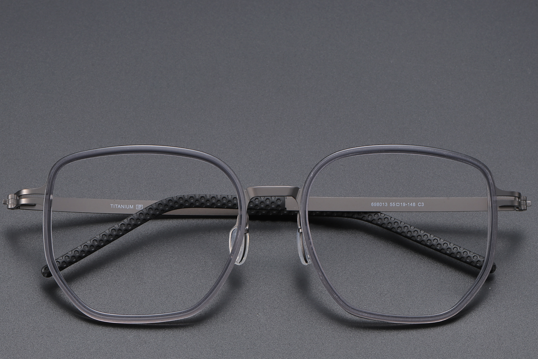 BS1913-0400_Grey_Geometric_Titanium_Glasses_front