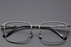 BS1913-0405_Grey_Rectangular_Titanium_Glasses_front