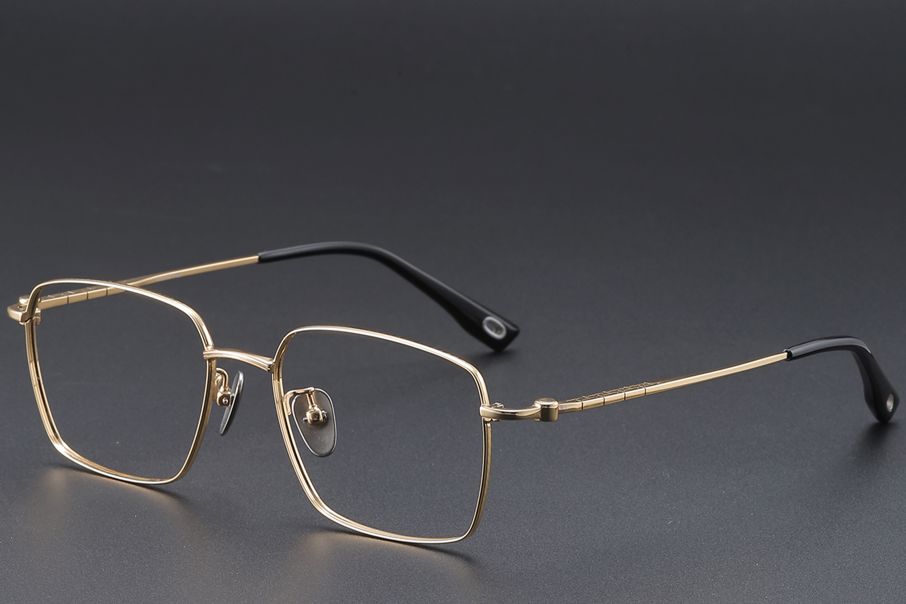 BS1913-0424_Golden_Rectangular_Titanium_Glasses_corner.png