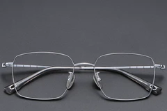 BS1913-0425_Silver_Rectangular_Titanium_Glasses_front