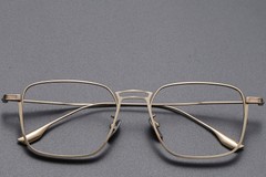 BS1913-0464_Golden_Rectangular_Titanium_Glasses_front