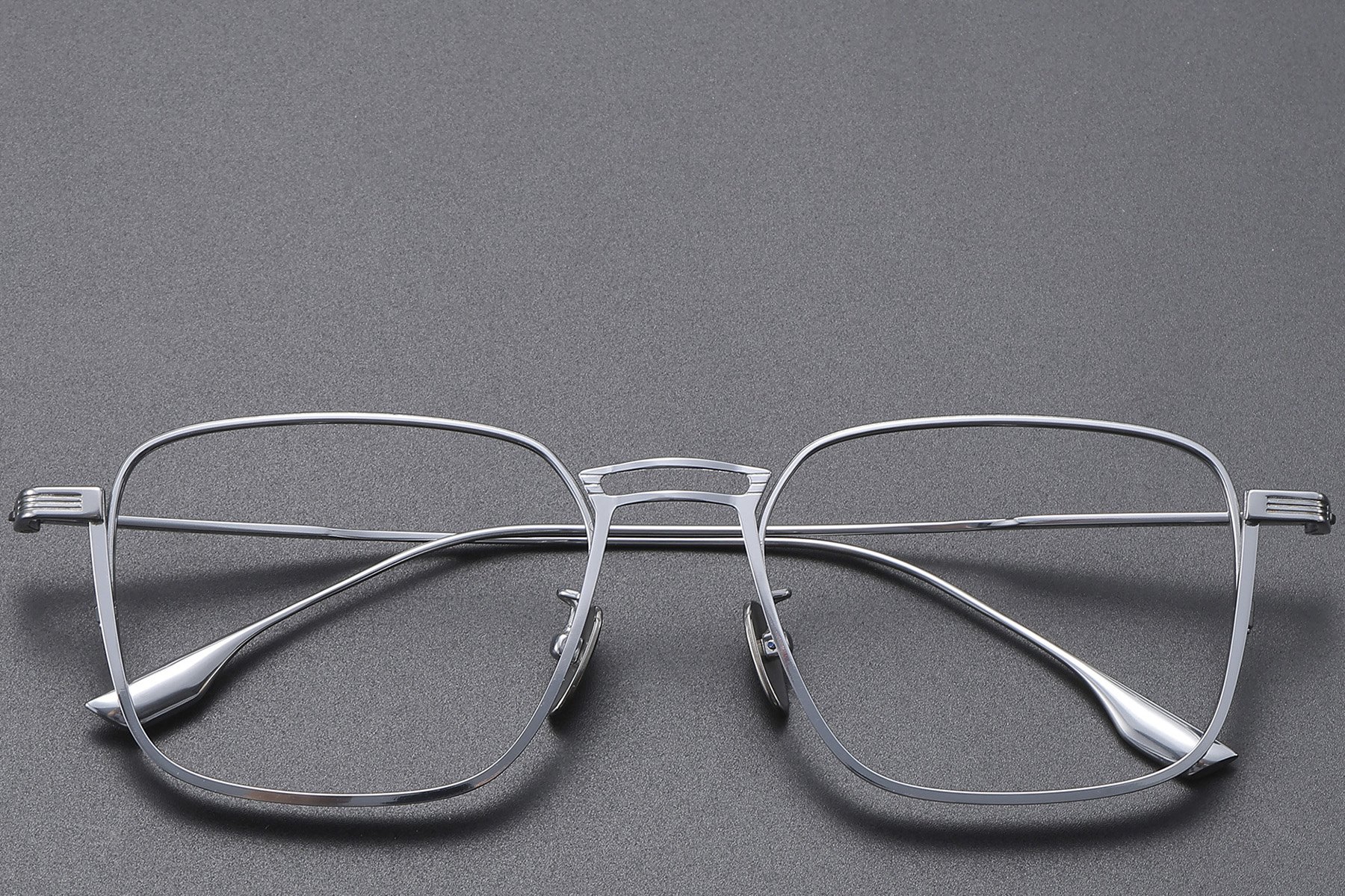 BS1913-0465_Silver_Rectangular_Titanium_Glasses_front
