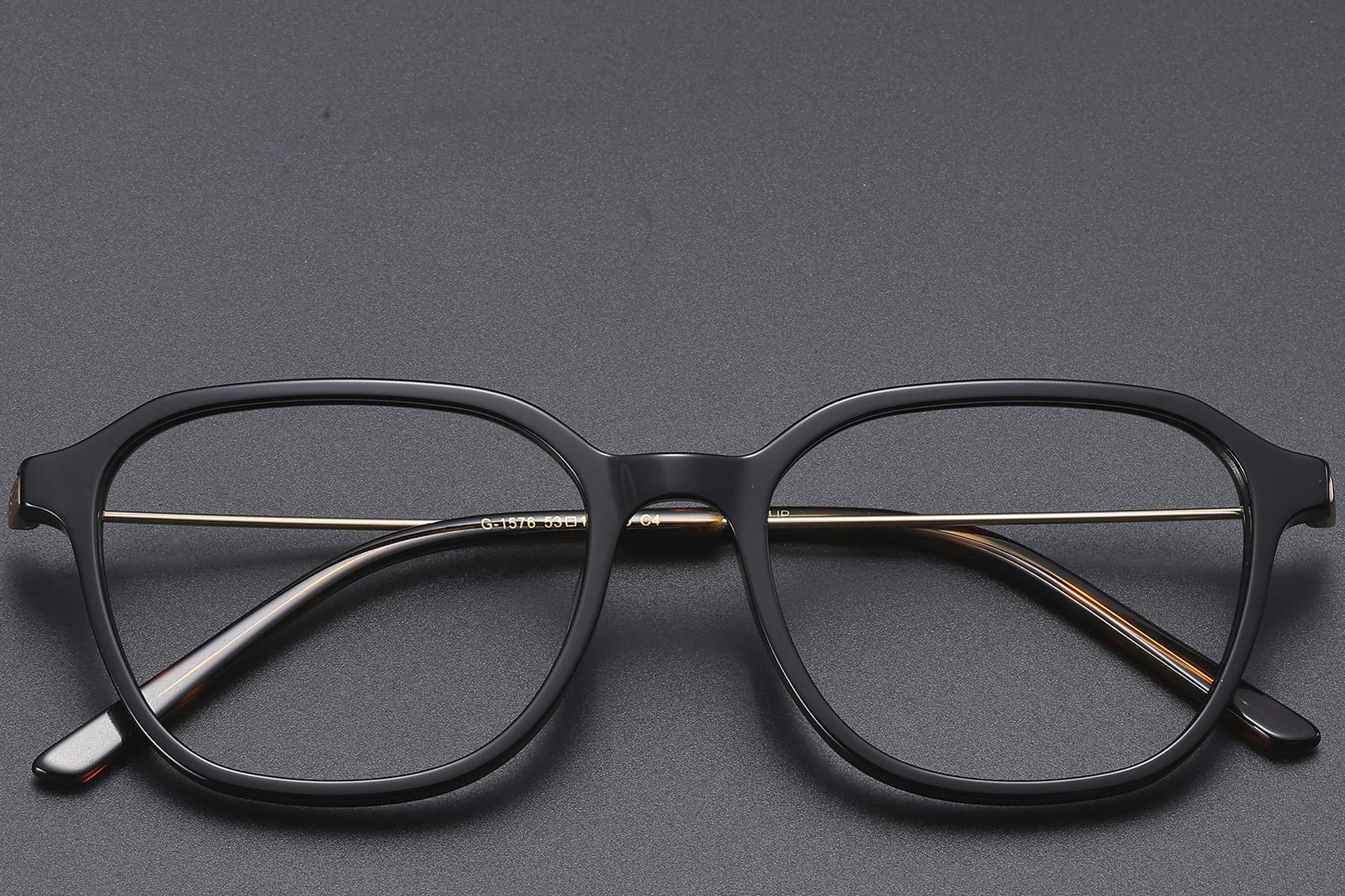 BS1913-0474_Black_Rectangular_Titanium_Glasses_front