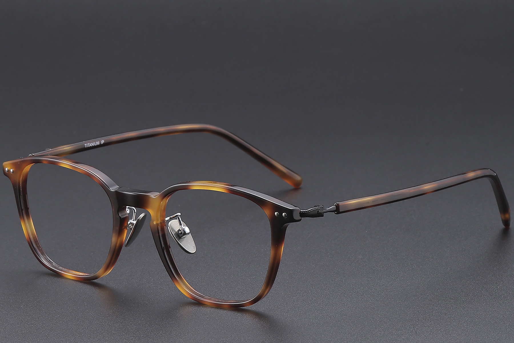 BS1913-0477_Tortoiseshell_Rectangular_Acetate_Glasses_corner