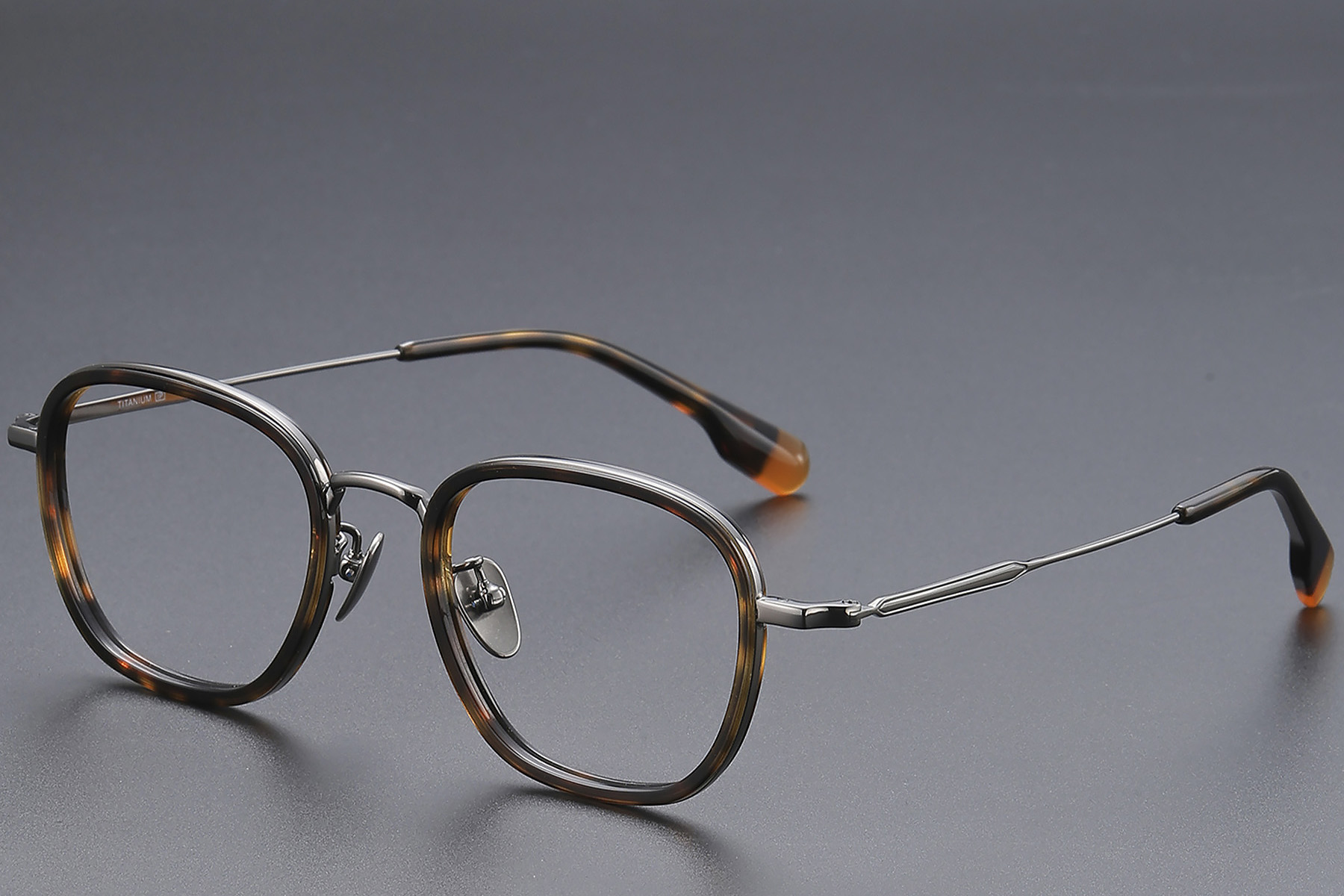 BS1913-0485_Tortoiseshell_Rectangular_Titanium_Glasses_corner