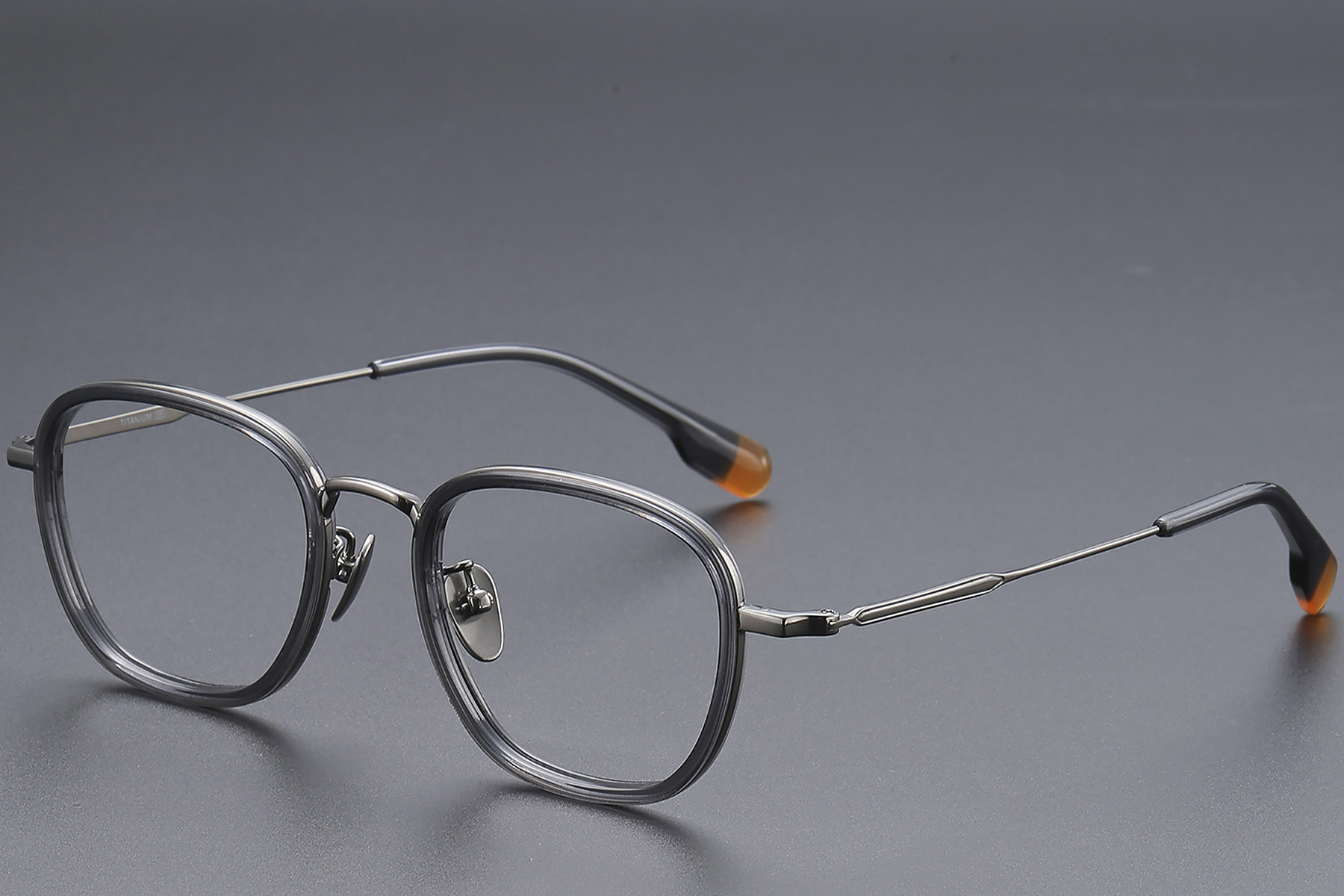 BS1913-0487_Grey_Rectangular_Titanium_Glasses_corner
