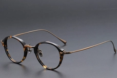 BS1913-0489_Tortoiseshell_Oval_Titanium_Glasses_corner