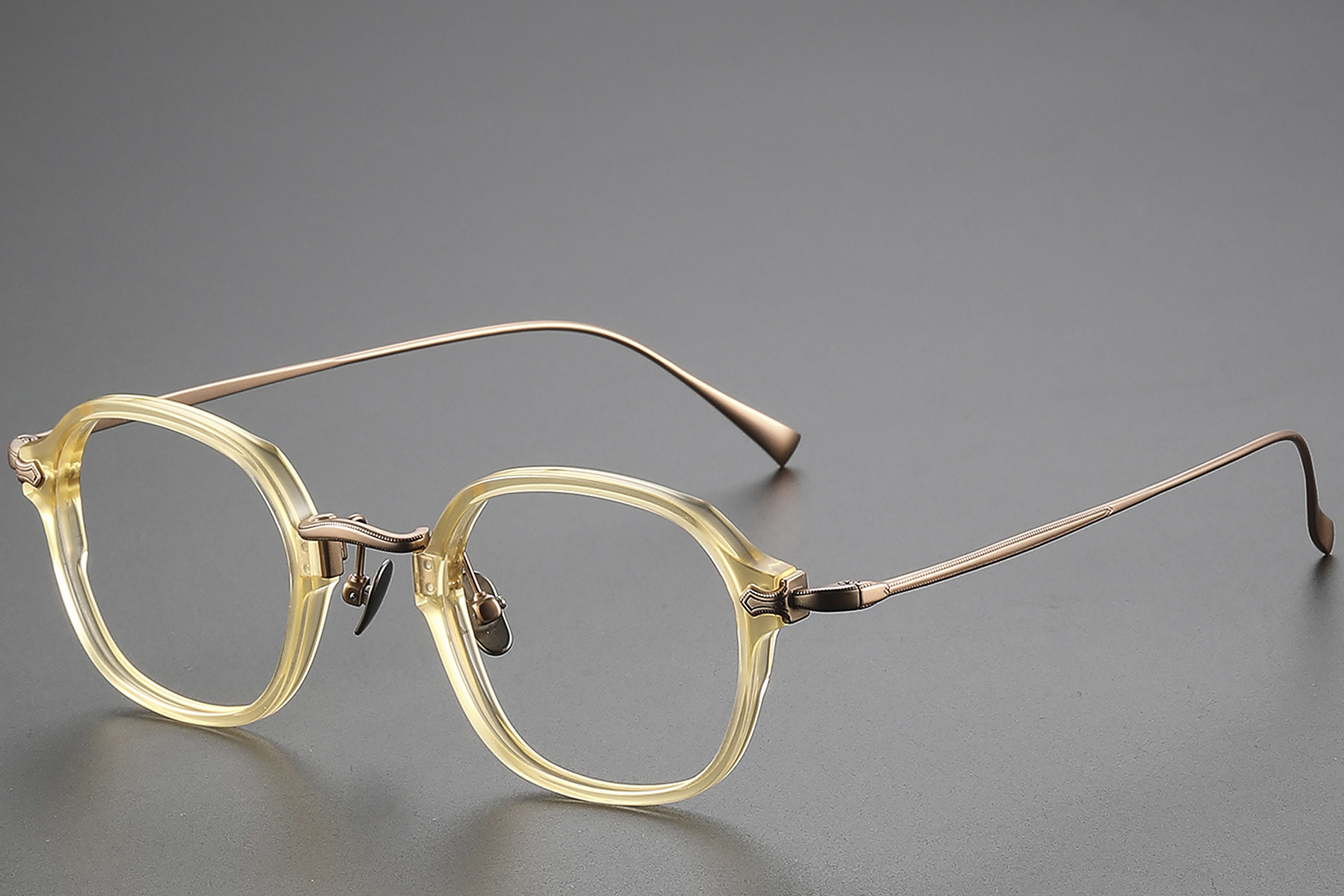 BS1913-0497_Yellow_Oval_Titanium_Glasses_corner