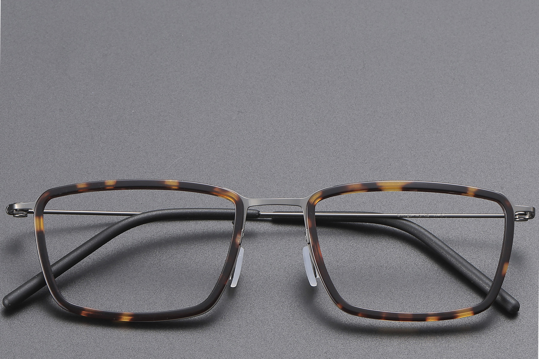 BS1913-0515_Tortoiseshell_Rectangular_Titanium_Glasses_front