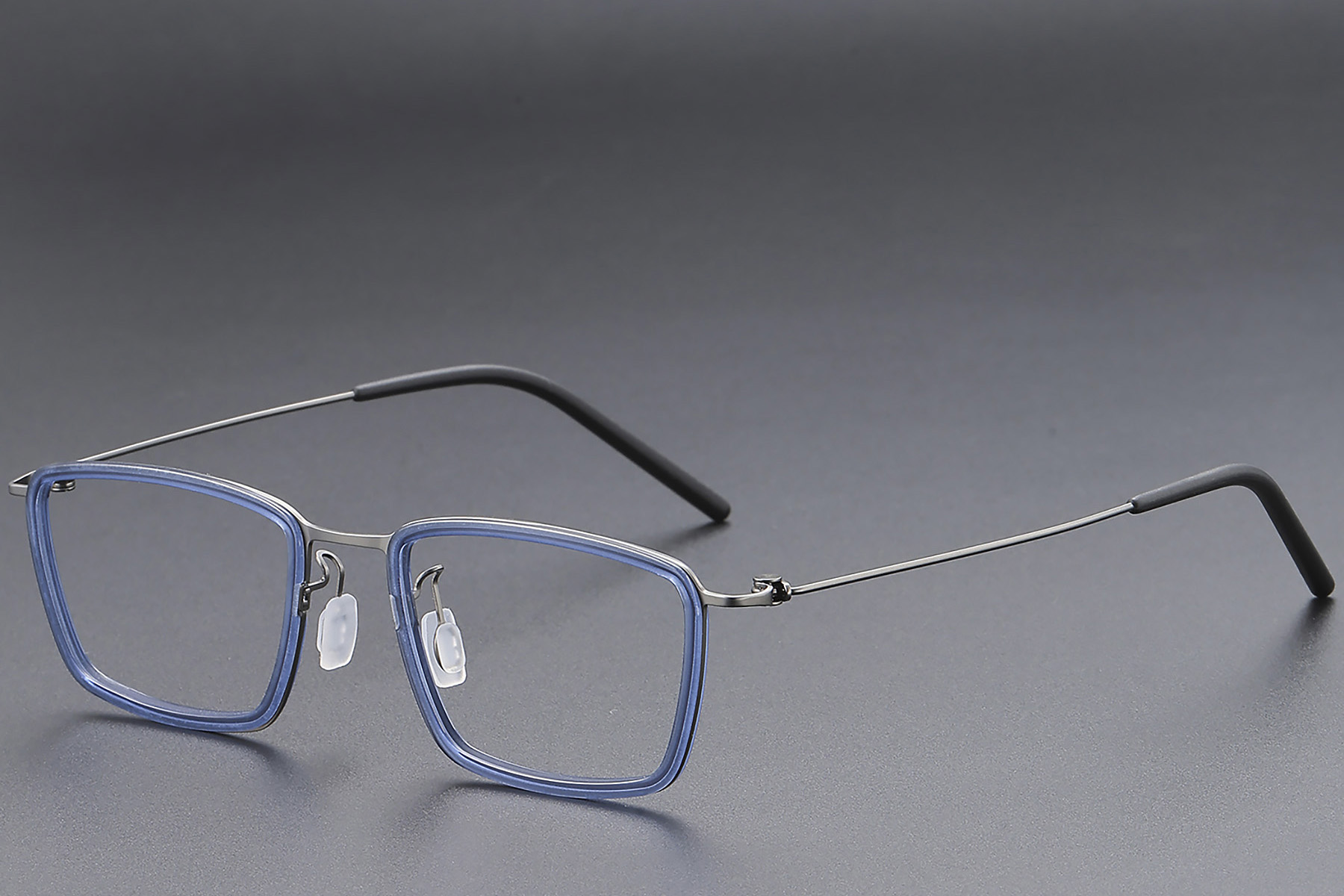 BS1913-0517_Blue_Rectangular_Titanium_Glasses_corner
