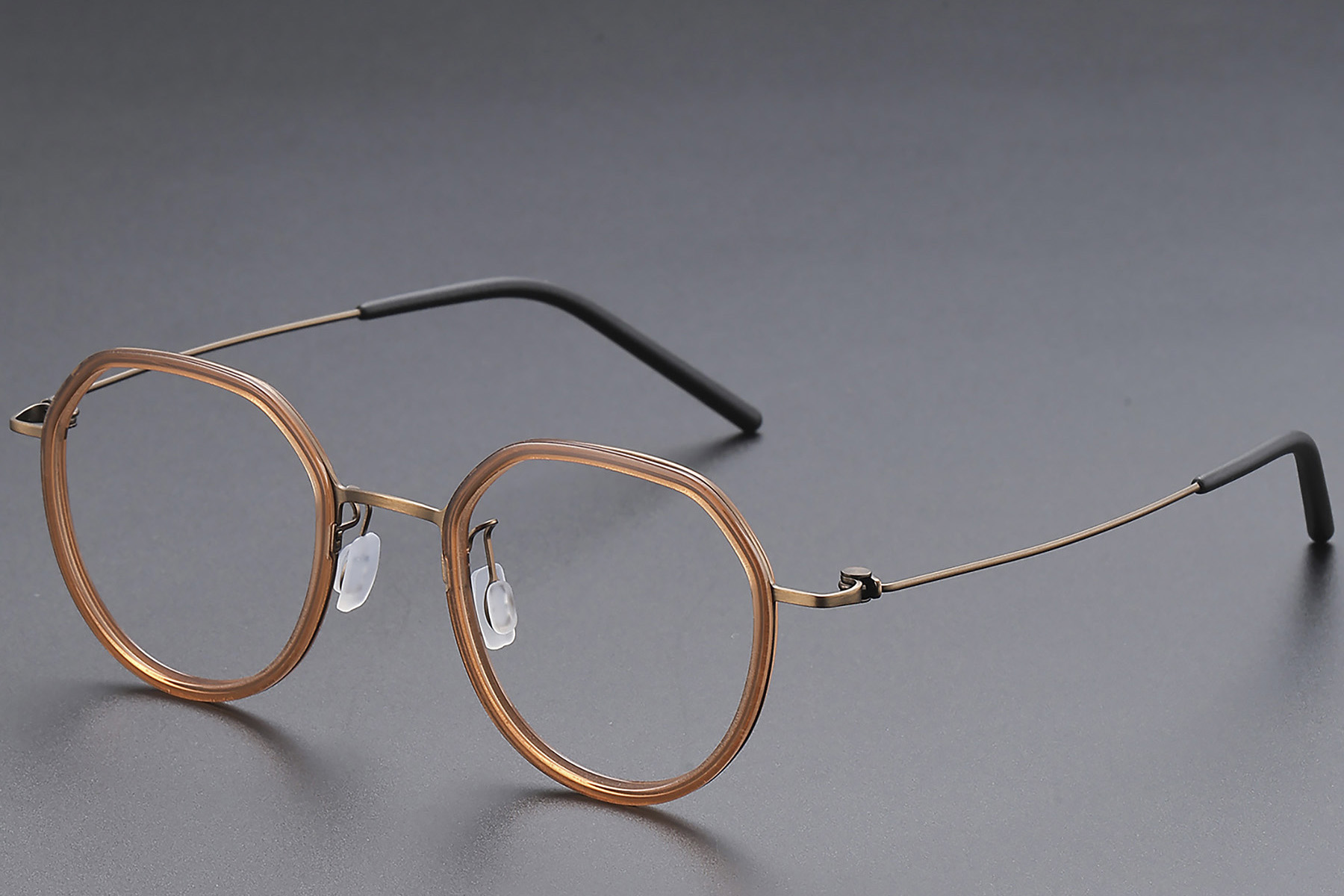 BS1913-0518_Brown_Geometric_Titanium_Glasses_corner