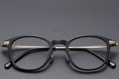 BS1913-0526_Black_Oval_Titanium_Glasses_front