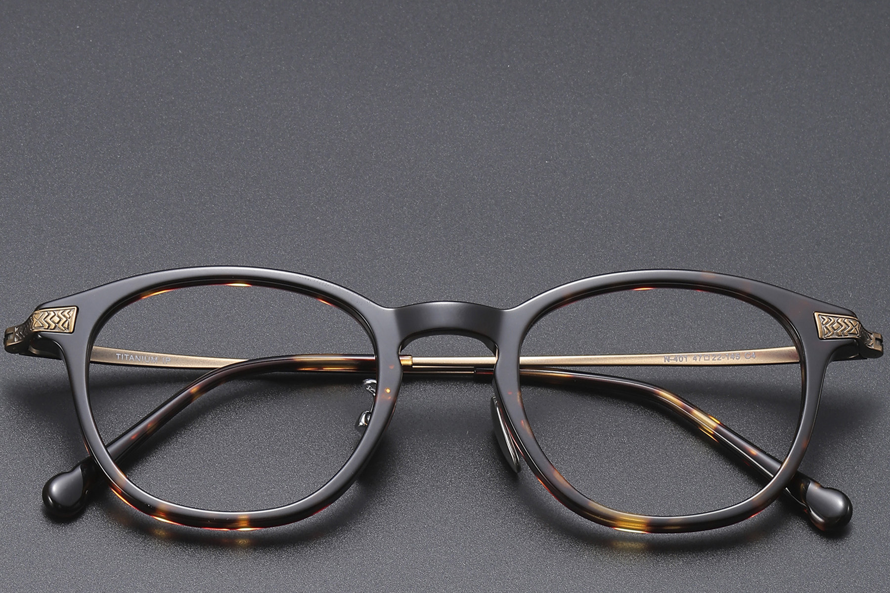 BS1913-0527_Tortoiseshell_Oval_Titanium_Glasses_front