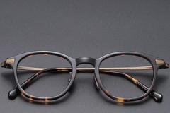 BS1913-0527_Tortoiseshell_Oval_Titanium_Glasses_front